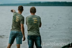 HardaSuka to najtrudniejsze wyzwanie ever: 4,5 kilometra pływania w lodowatych wodach Zalewu Orawskiego, 225 kilometrów rowerem dookoła Tatr, a na koniec 55 kilometrowy ultra bieg przez całe Polskie Tatry. Całość to 8 tysięcy metrów przewyższenia.