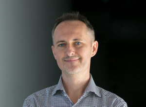 Konrad Gurdak, Syllabuzz.pl Naming+Strategia, Strateg, marketer, doświadczony gracz w projektach rebrandingu.