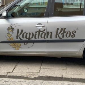 Kapitał Kłos jest nazwą eponimiczną, nawiązuje do nazwiska Kapitan Klos w filmie "Stawka większa niż życie".