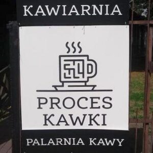Proces kawki odnosi się do tytułu książki i autora tej surrealistycznej powieści. "Proces" Franz Kafka.